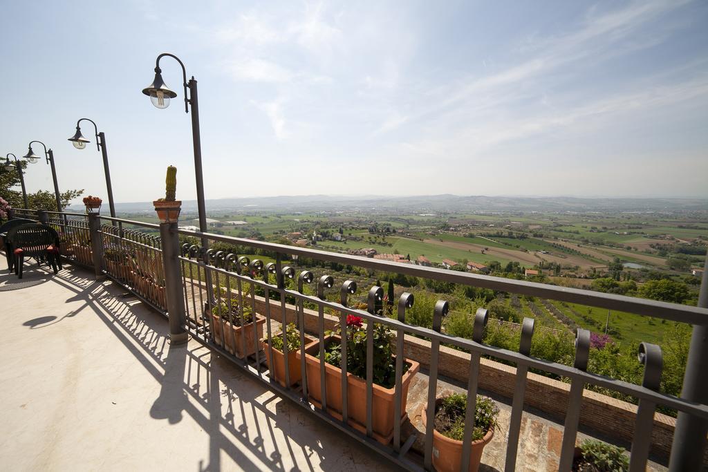 La Luma Hotel Montecosaro  Buitenkant foto